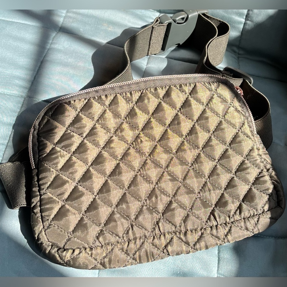 Quilted Crossbody Bag in Olive Green